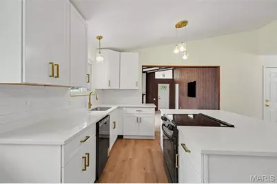1540 Hialeah Place, Florissant, MO 63033 - Photo 7