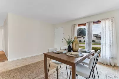2333 Wincanton Road, Saint Louis, MO 63129 - Photo 7