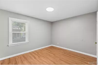 8 Wescott Drive, Florissant, MO 63031 - Photo 13