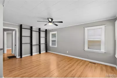 8 Wescott Drive, Florissant, MO 63031 - Photo 5