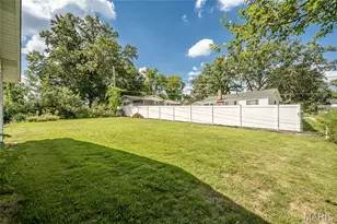 9363 Hazelridge Dr, Sunset Hills, MO 63126 - Photo 37
