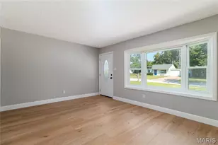 11200 St Clement Ln, Saint Ann, MO 63074 - Photo 5