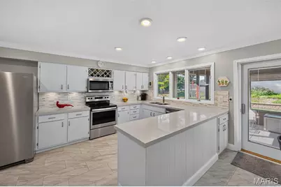 4538 Bryncastle Place, Saint Louis, MO 63128 - Photo 5
