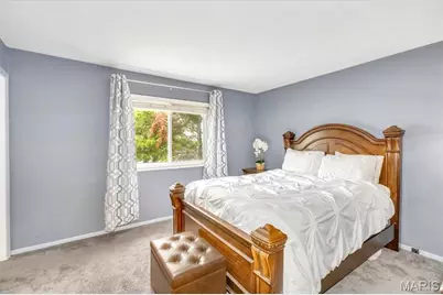 5661 Chalet Hill Drive, Saint Louis, MO 63129 - Photo 17