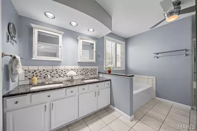 13518 Becker Place Drive, Saint Louis, MO 63128 - Photo 29