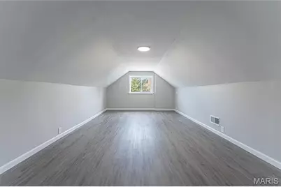 1284 Sells Avenue, Saint Louis, MO 63147 - Photo 17