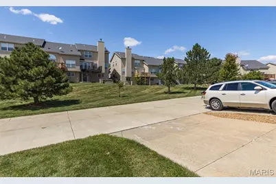 212 Countryshire Drive, Lake Saint Louis, MO 63367 - Photo 5