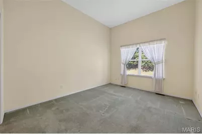 10427 Tiffany Village Court, Saint Louis, MO 63123 - Photo 11