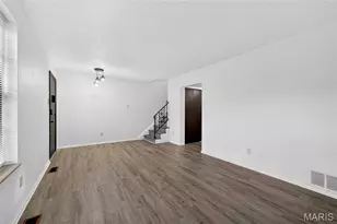 8820 Santa Bella Dr, Hazelwood, MO 63042 - Photo 9