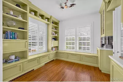 6 Berkshire Drive, Saint Louis, MO 63117 - Photo 17