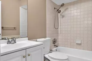 1511 Hampton Hall Dr, Chesterfield, MO 63017 - Photo 23