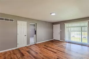 6716 Lightwood Dr, Hazelwood, MO 63042 - Photo 7