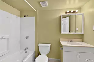 1229 Olivette Dr, Saint Louis, MO 63132 - Photo 17