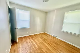 6122 Jackson Ave, Berkeley, MO 63134 - Photo 9
