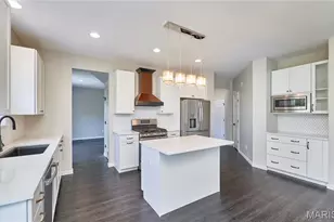 526 Golden Leaf Ct, Lake Saint Louis, MO 63367 - Photo 5