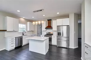 526 Golden Leaf Ct, Lake Saint Louis, MO 63367 - Photo 7