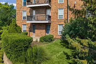 10381 Oxford Hill Dr, Saint Louis, MO 63146 - Photo 25