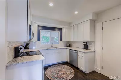 8440 New Hampshire Avenue, Affton, MO 63123 - Photo 9