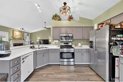 72 Hickoryshade Court, Saint Peters, MO 63376 - Photo 7