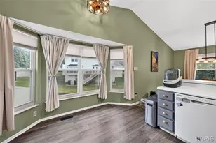 72 Hickoryshade Ct, Saint Peters, MO 63376 - Photo 9
