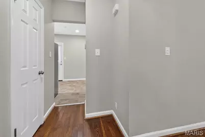 2415 Florent Avenue, Saint Louis, MO 63143 - Photo 9