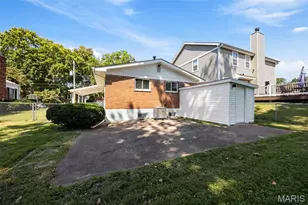 8816 Bridgeport Ave, Brentwood, MO 63144 - Photo 35