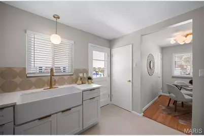 8816 Bridgeport Avenue, Brentwood, MO 63144 - Photo 9