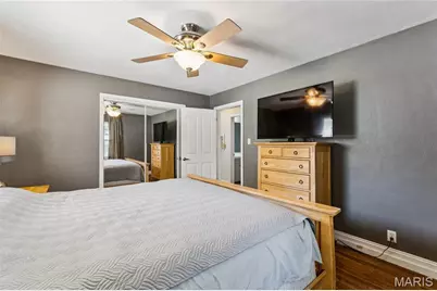 918 Perry Street, Saint Charles, MO 63301 - Photo 17