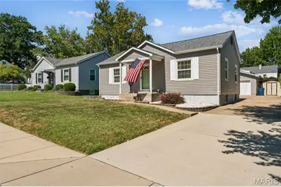 918 Perry Street, Saint Charles, MO 63301 - Photo 3