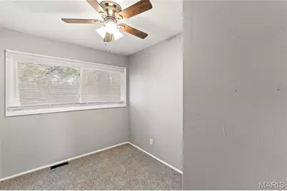 257 Cameron Road, Saint Louis, MO 63137 - Photo 5
