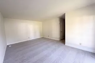 12132 Jerries Ln, Florissant, MO 63033 - Photo 17
