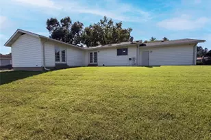 12132 Jerries Ln, Florissant, MO 63033 - Photo 5