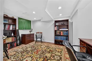 8001 Watkins Dr, Clayton, MO 63105 - Photo 23