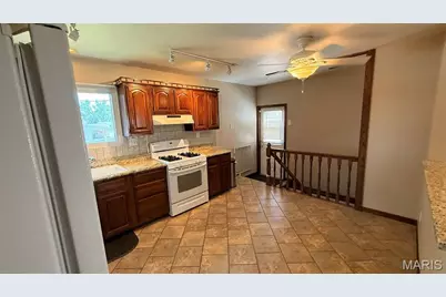 10830 Atterbury Drive, Saint Louis, MO 63123 - Photo 5