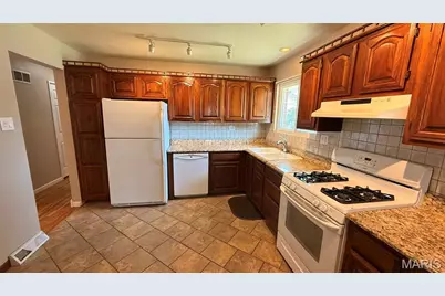 10830 Atterbury Drive, Saint Louis, MO 63123 - Photo 7