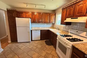 10830 Atterbury Dr, Saint Louis, MO 63123 - Photo 7