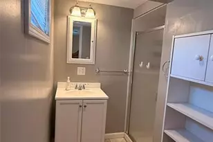 10830 Atterbury Dr, Saint Louis, MO 63123 - Photo 27