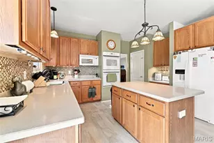5576 Kellridge Ln, Unincorporated, MO 63128 - Photo 5