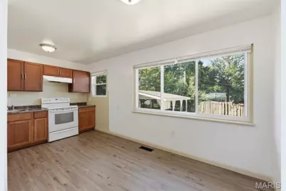 2540 Churchill Downs, Florissant, MO 63033 - Photo 7