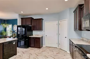 571 Newcastle Dr, Troy, MO 63379 - Photo 9