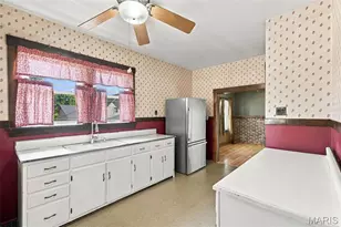 201 Perry St, Saint Charles, MO 63301 - Photo 13