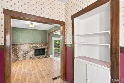 201 Perry Street, Saint Charles, MO 63301 - Photo 17