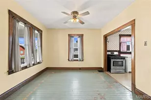 201 Perry St, Saint Charles, MO 63301 - Photo 9