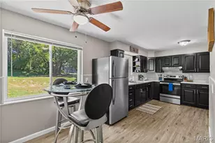 10 Valley Rd, Saint Charles, MO 63303 - Photo 17