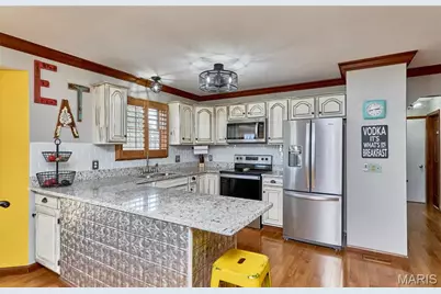 404 Chantilly Court, Warrenton, MO 63383 - Photo 3