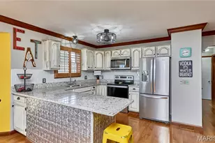 404 Chantilly Ct, Warrenton, MO 63383 - Photo 3