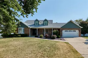 404 Chantilly Ct, Warrenton, MO 63383 - Photo 1