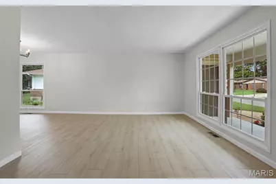3950 Greengrass Drive, Florissant, MO 63033 - Photo 5