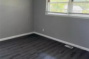 10515 Gretna Cir, Saint Louis, MO 63137 - Photo 7