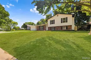 18 Craigwood Dr, Saint Peters, MO 63376 - Photo 3